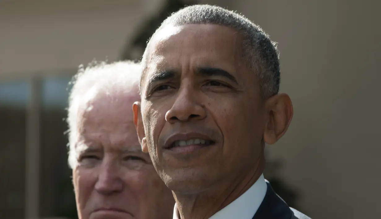 Presiden AS Barack Obama memberikan pidato kemenangan Donald Trump pada Pilpres AS di Gedung Putih, Washington, DC (9/11). Dalam pidatonya Obama berharap Trump  dapat sukses mempersatukan dan memimpin negeri AS. (AFP PHOTO/NICHOLAS KAMM)