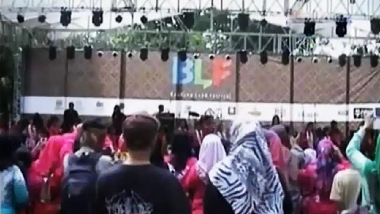 Warga Bandung Pesta Rakyat Rayakan Peringatan Puncak KAA ke-60