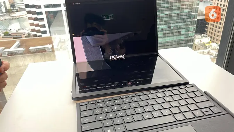 HP Spectre Fold