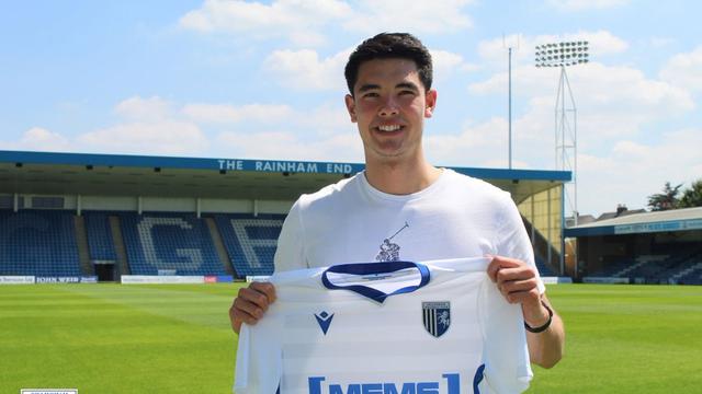 Elkan Baggott gabung Gillingham FC.
