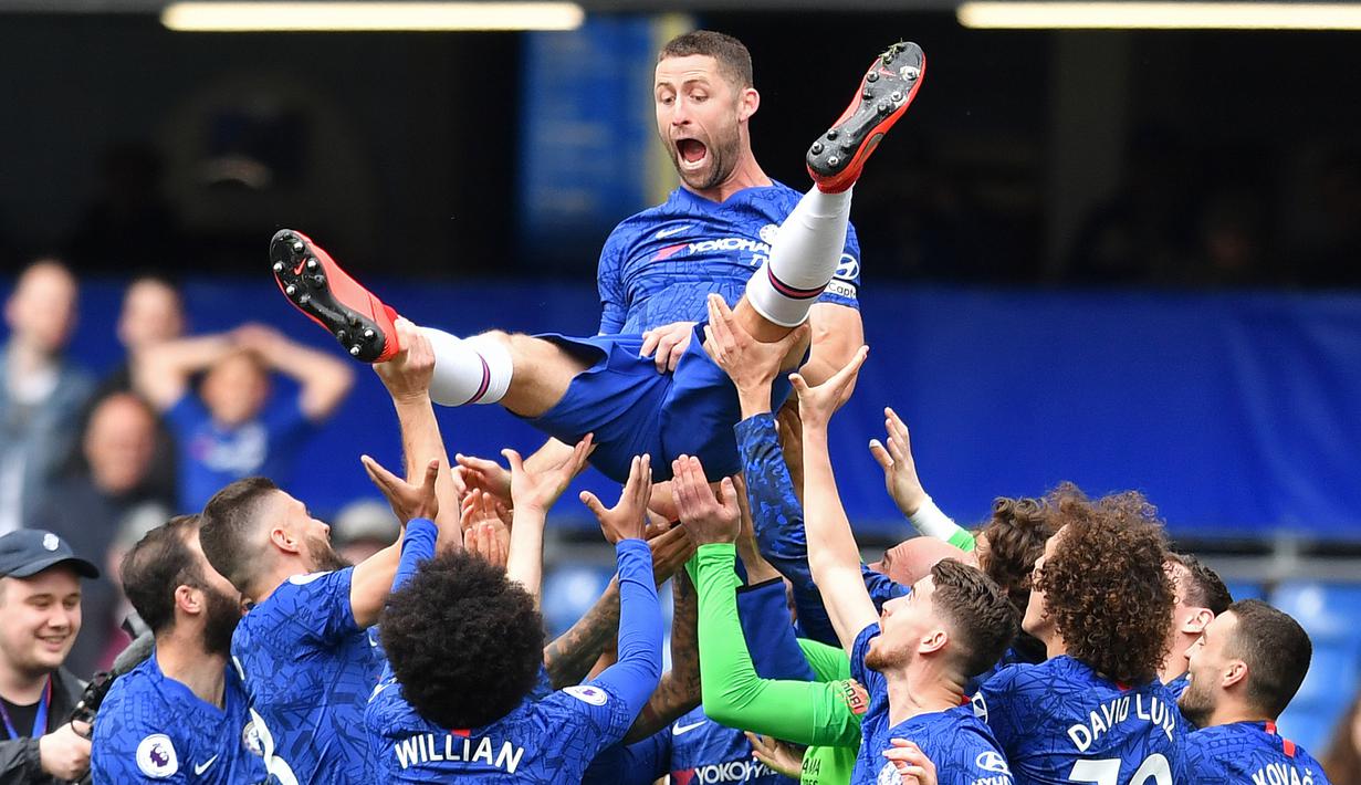 1. Gary Cahill (Chelsea) - Pria Inggris ini merupakan salah satu bek tertangguh Chelsea. Sejak bergabung dengan The Blues di tahun 2012, ia sukses mempersembahkan 7 gelar bergengsi termasuk Liga Inggris dan Liga Champions. (AFP/Bens Stansall)