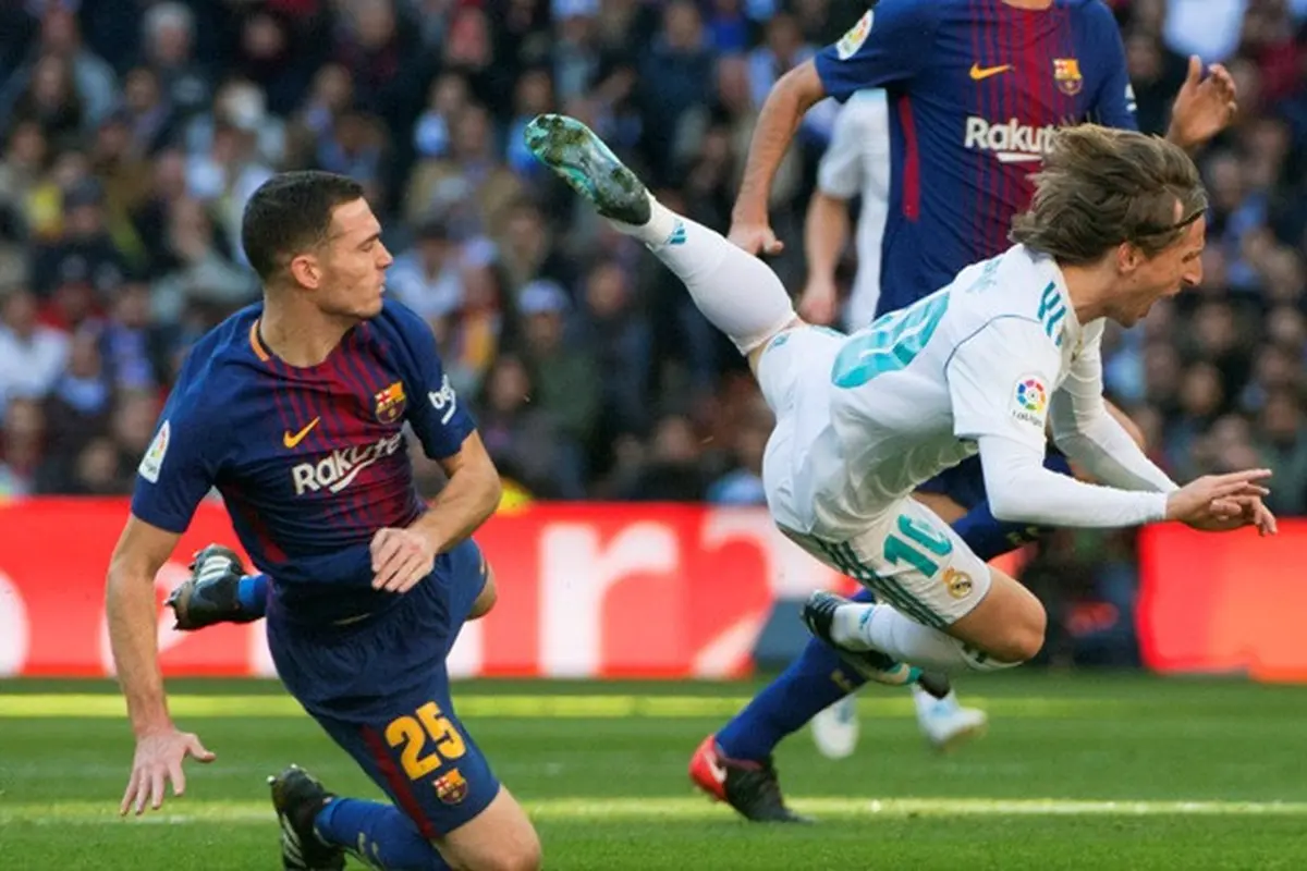Bek Barcelona Bantah Anggapan Pemain Rapuh