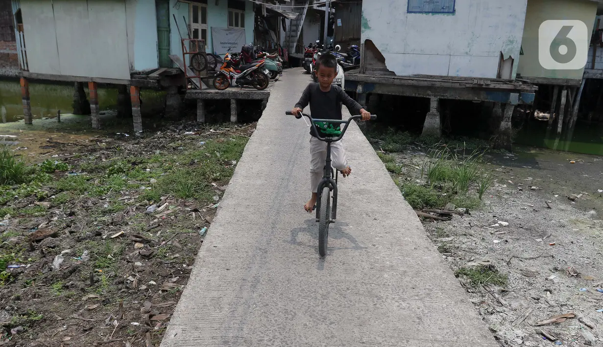 Diketahui, Kampung Apung dulunya merupakan kawasan yang asri. (Liputan6.com/Herman Zakharia)