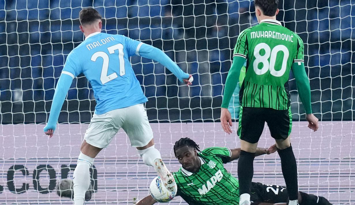 Tuan rumah tidak butuh waktu lama untuk memecah kebuntuan. Pertandingan baru berjalan 80 detik, Daniel Maldini sukses mencatatkan namanya di papan skor. (Alfredo Falcone/LaPresse via AP)