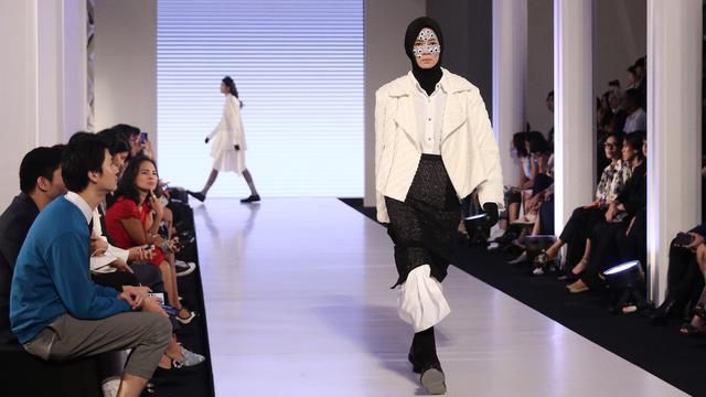 Aksi desainer muda di Runway Hits Fashion Nation 2018