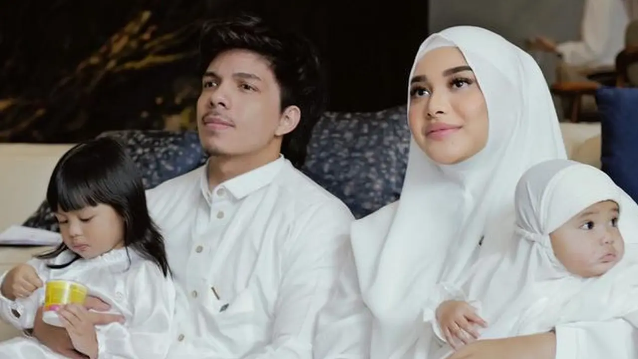 Aurel Hermansyah Sebelum Berangkat Haji. [@attahalilintar]