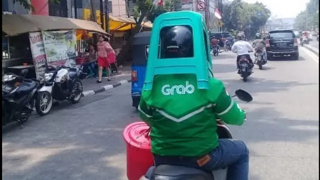 Bikin Khawatir, 8 Potret Driver Ojek Online Lagi Bawa Perabot Rumah Tangga
