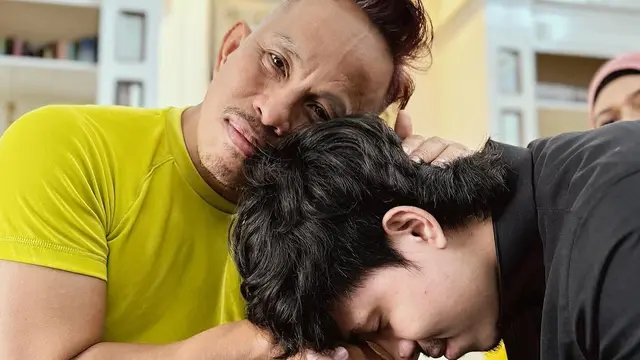 8 Momen Atta Halilintar dan Aurel Hermansyah Pamit Pergi Haji ke Anak, Penuh Haru