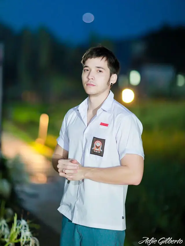 Masih Cocok Jadi ABG, 6 Potret Stefan William Pakai Seragam SMA