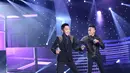 Sebelumnya, dalam kontes dangdut D'Academy ada cowok kembar. Namanya Rizki dan Ridho atau 2 R, namanya makin dikenal setalah mengikuti kontes dangdut D'Academy 2. (Andy Masela/Bintang.com)