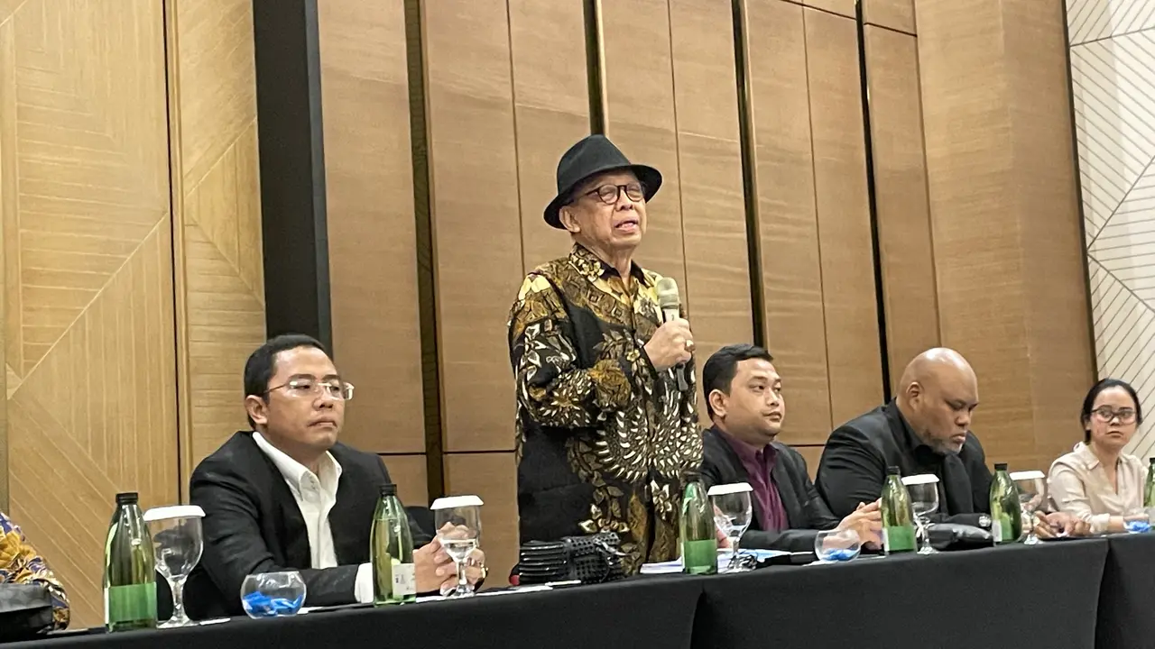 Rektor nonaktif Universitas Pancasila Edie Toet Hendratno