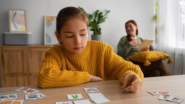 Mengenal Permainan Emotion Charades, Cara Seru Melatih Empati dan Kepekaan Emosi Anak Sejak Dini