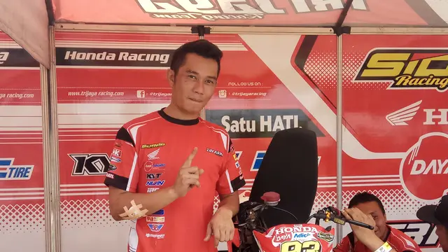 Pebalap  Sidrap Honda Daya KYT Nissin IRC Trijaya, Fitriansyah Kete, dalam QTT Honda Dream Cup 2017 Surabaya