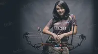 Dellie Threesyadinda, pepanah puteri Indonesia nomor Compound berpose buat Bola.com. (Peksi Cahyo/Bolacom)