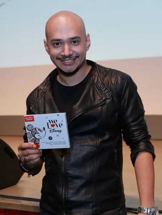 Husein yang biasanya mengeluarkan seluruh suara metalnya harus menahan diri sedemikian rupa demi mendapatkan chemistry lagu yang versi aslinya dibawakan oleh Peabo Bryson dan Regina Belle tersebut. (Galih W. Satria/Bintang.com)