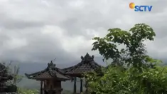 Gubernur Bali menghimbau agar warga yang tidak termasuk dalam desa rawan bencana untuk kembali ke desa mereka.