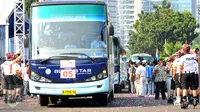 Sejumlah bus mudik gratis diberangkatkan dari kawasan Parkir Timur Senayan, Jakarta, Sabtu (11/7/2015). 30.648 pemudik mengikuti mudik gratis yang diselenggarakan Jasa Raharja. (Liputan6.com/Yoppy Renato) 
