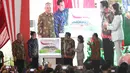 Presiden Jokowi didampingi Menteri PUPR Basuki Hadimuljono, Menteri BUMN Rini Soemarno, dan Dirut PT BTN (Persero) Tbk Maryono membuka pameran perumahan nasional Indonesia Property Expo 2017 di JCC Senayan, Jumat (11/8). (Liputan6.com/Angga Yuniar)