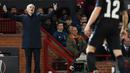 Ekspresi  Jose Mourinho atas keputusan wasit saat melawan FC Zorya Luhansk pada laga kedua Grup A Liga Europa di Old Trafford, Jumat (30/9/2016) dini hari WIB. MU menang 1-0. (AFP/Paul Ellis)