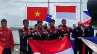 Tim rowing Indonesia kembali menambah raihan medali emas di SEA Games 2021 Vietnam, dari nomor Lightweight Man’s Four (LM4-), Jumat (13/5/2022). Tim tersebut dipenggawai Mahendra Yanto, Ferdiansyah, Ali Buton, Denri Maulidzar Al Cibiffari. (NOC Indonesia)