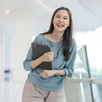 Ilustrasi perempuan sukses bahagia/copyright freepik.com/Lifestylememory