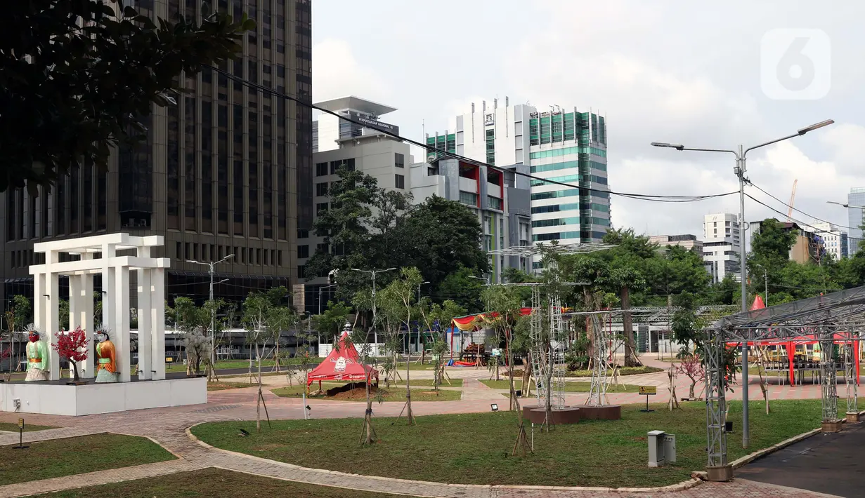 Suasana area wisata kuliner Thamrin 10 jalan MH Thamrin, Jakarta, Selasa (24/3/2020). Pemerintah Provinsi DKI Jakarta menutup semua Ruang Terbuka Hijau terhitung sejak 14 Maret 2020 hingga 14 hari ke depan sebagai antisipasi merebaknya virus Corona Covid-19. (Liputan6.com/Helmi Fithriansyah)