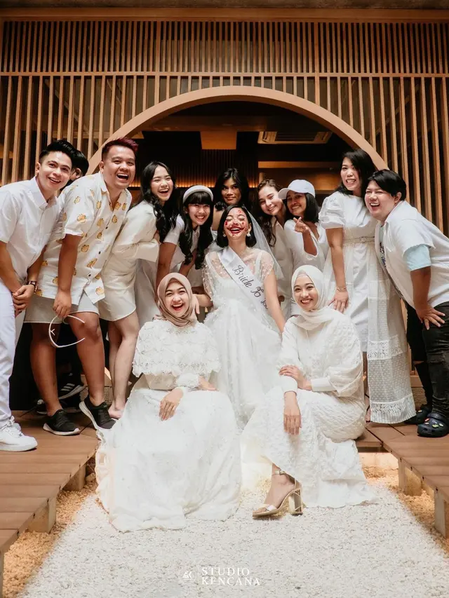 Glenca Chysara menggelar bridal shower (Instagram/glencachysaraofficial)
