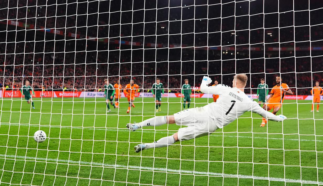 Bertanding di depan pendukung sendiri, Tijjani Reijnders membuka keran gol di menit ke-16. Kemudian, Cody Gakpo, Xavi Simons, dan Donyell Malen masing-masing menambah gol pada paro kedua. (AP Photo/Peter Dejong)