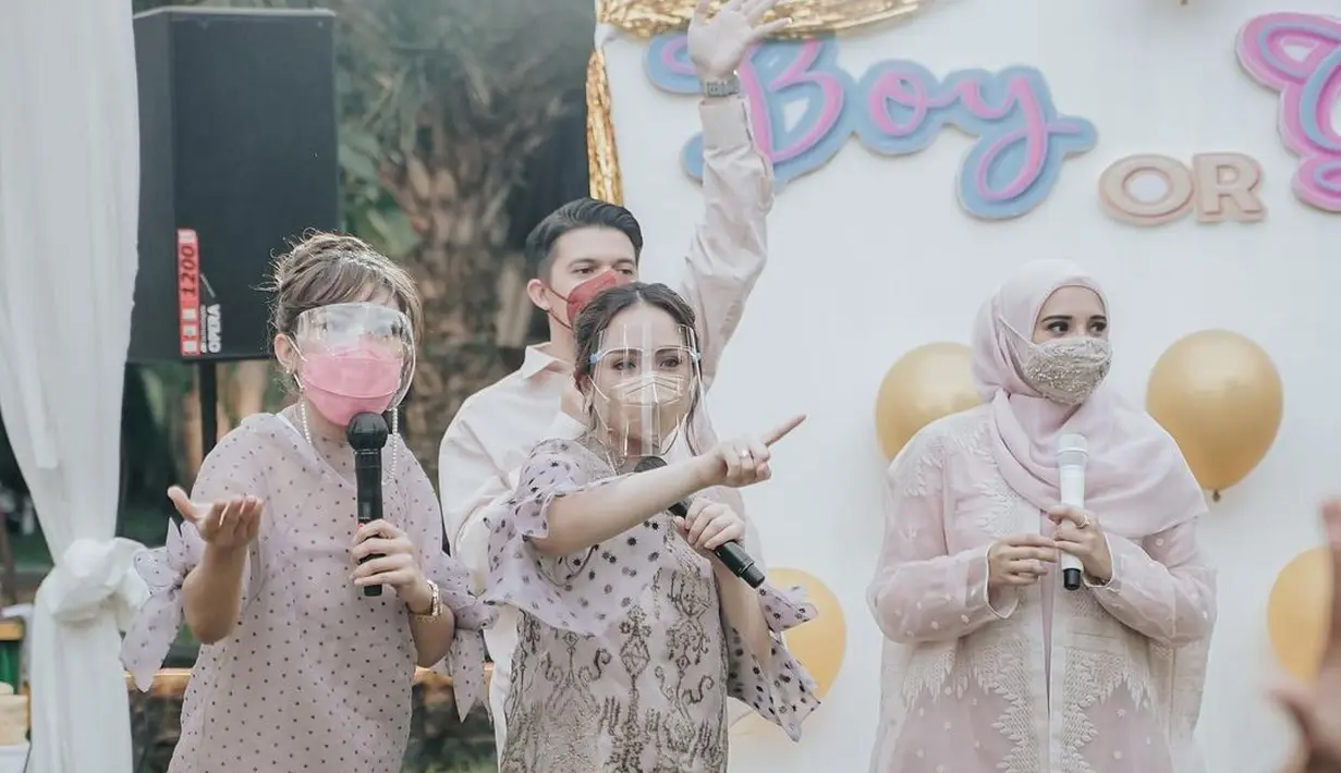 Potret Tujuh Bulanan Zaskia Sungkar (Instagram/zaskiasungkar15)