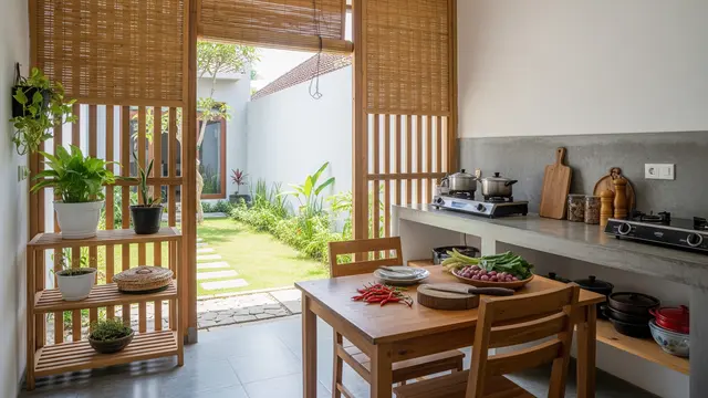 Inspirasi Dapur Belakang Semi Terbuka agar Tidak Panas dan Tetap Nyaman Sepanjang Hari Model dengan Sekat Ringan