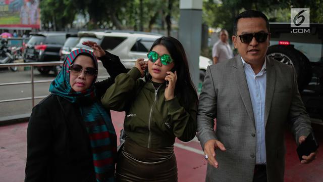 Rosa Meldianti Laporkan Balik Dewi Persik