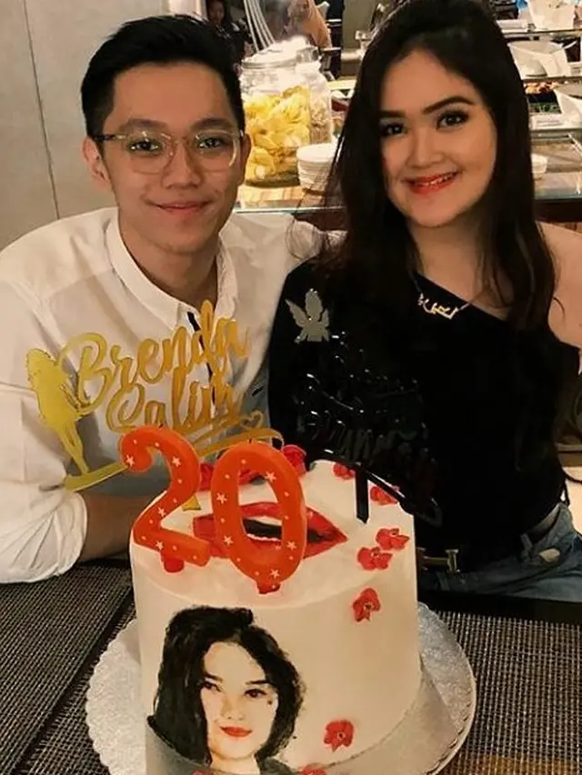 Jarang Terekspos, Ini 7 Potret Cantik Brenda Anak Ferry Salim