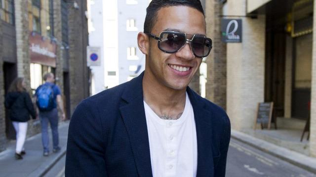 Memphis Depay bocah ajaib baru Manchester United secara resmi diperkenalkan oleh klub pada media dan publik.