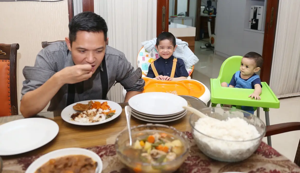 Dude Harlino dan Alyssa Soebandono