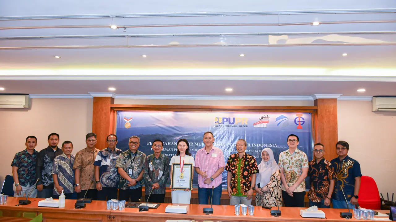Penyerahan Rekor Muri  kepada PT Girder Indonesia