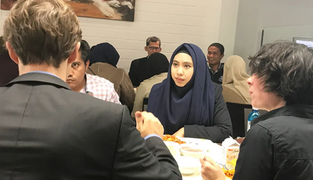 Selama di Jerman, Oki Setiana Dewi juga membagikan beberapa foto dalam akun Instagram. Oki mendapatkan beasiswa ke Jerman dari Goethe-Institut Indonesia, lembaga kebudayaan Republik Federal Jerman. (Instagram/okisetianadewi)