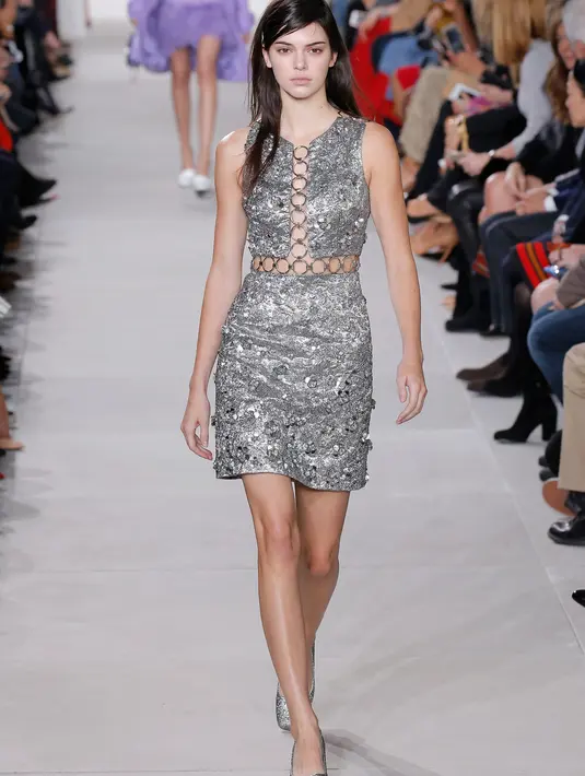 Kendall Jenner salah satunya masuk kedalam seleb wanita dengan kaki terindah. Tak khayal dirinya begitu dikagumi oleh kaum adam. (AFP/Bintang.com)