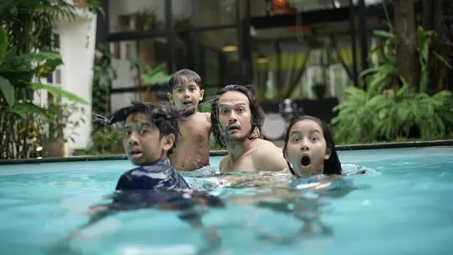 [Fimela] Keluarga Dwi Sasono