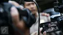 Kapolsek Kompol Ari Cahya Nugraha memberikan keterangan pers di Polsek Kelapa Gading, Jakarta, Kamis (18/2). Atas perbuatannya, Saipul Jamil dijerat pasal tentang perlindungan anak dengan ancaman maksimal penjara 15 tahun. (Liputan6.com/Faizal Fanani)