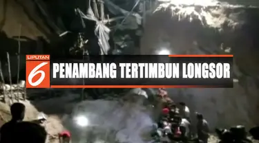 Tim SAR gabungan yang dibantu warga setempat berusaha melakukan pencarian dengan mengunakan peralatan manual.