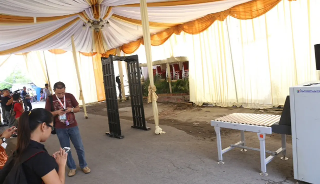 Pengamanan dan suasana rumah Selvi Ananda (Galih W. Satria/bintang.com)