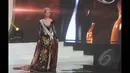 Puteri Indonesia 2014 Elvira Devinamira saat menghadiri malam Grand Finalis Puteri Indonesia 2015 di JCC, Jakarta, Jumat (20/2). Elvira digantikan oleh finalis dari Jawa Tengah Anindya Kusuma Putri. (Liputan6.com/Herman Zakharia)