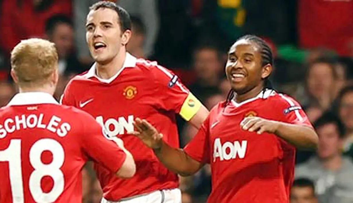 Anderson (paling kanan) menyumbang dua gol ketika MU mengalahkan Schalke 04 dengan skor 4-1 pada leg kedua semifinal Liga Champions di Old Trafford, 4 Mei 2011. MU ke final dengan agregat 6-1. AFP PHOTO/PAUL ELLIS