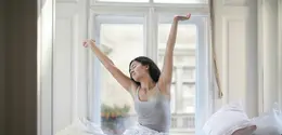 Memulai pagi dengan ritual yang tepat membantu otak melepaskan hormon dopamin yang membuat perasaan jadi jauh lebih tenang dan fokus. [Dok/Pexels.com/Andrea Piacquadio].