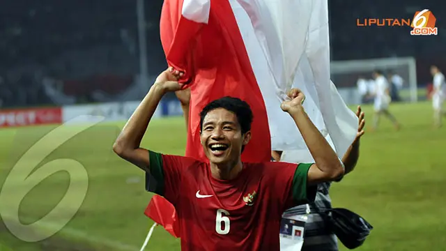 evan-dimas-story-131025b.jpg