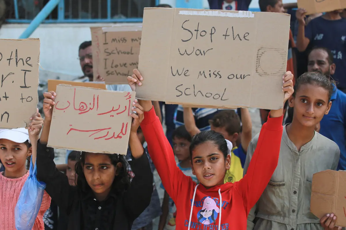 Rindu ke Sekolah, Anak-anak Palestina Desak Perang Segera Dihentikan
