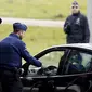 Polisi berjaga di Bandara Zaventem, Brussel, Belgia. (Reuters)