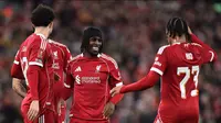 Frimpong Cedera Lagi, Arne Slot Redam Isu Panic Transfer Liverpool