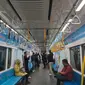 Suasana di dalam kereta MRT Jakarta. (Liputan6.com)