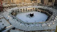 Suasana Masjidil Haram di Mekah, Arab Saudi, Kamis (5/3/2020). Arab Saudi telah melaporkan lima kasus virus corona (COVID-19). (ABDEL GHANI BASHIR/AFP)